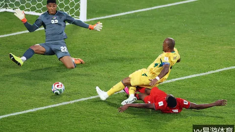 3-0速胜浙江队半场领先玉昆，米特里策独造2球1助